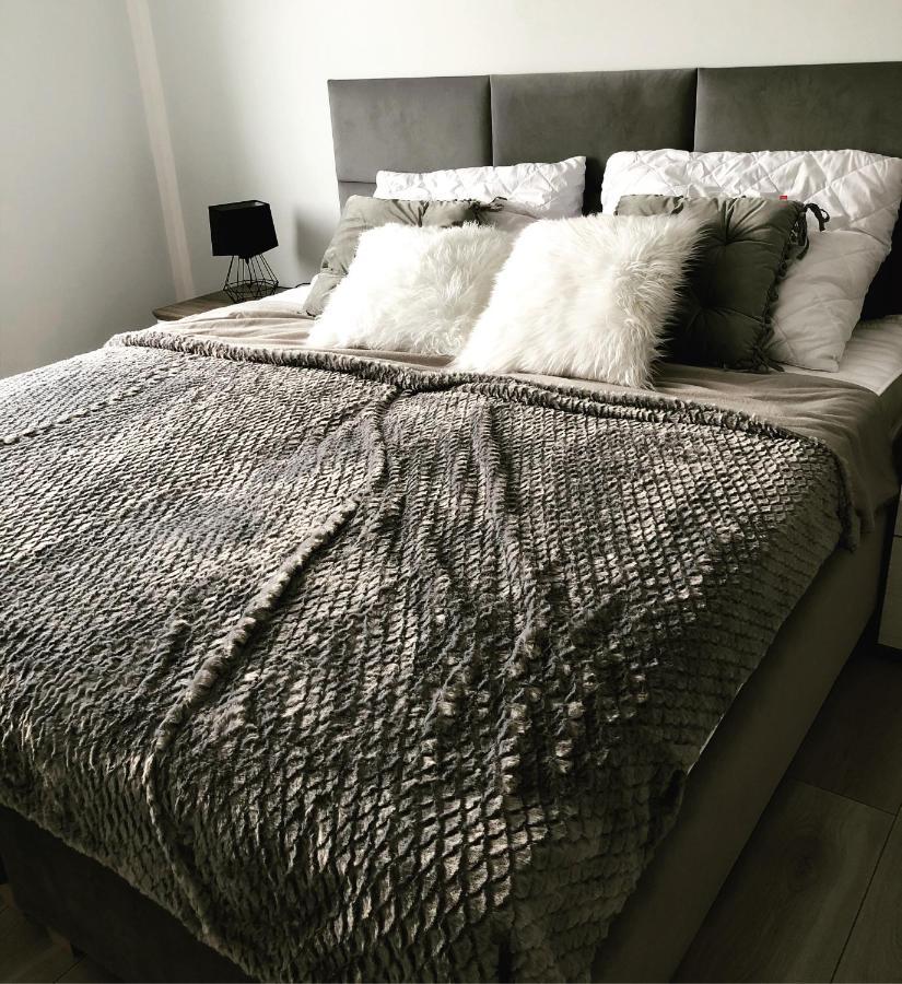 Apartament Happiness Єленя-Ґура Екстер'єр фото